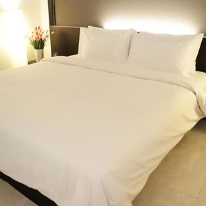 Standard Zimmer mit Kingsize-Bett